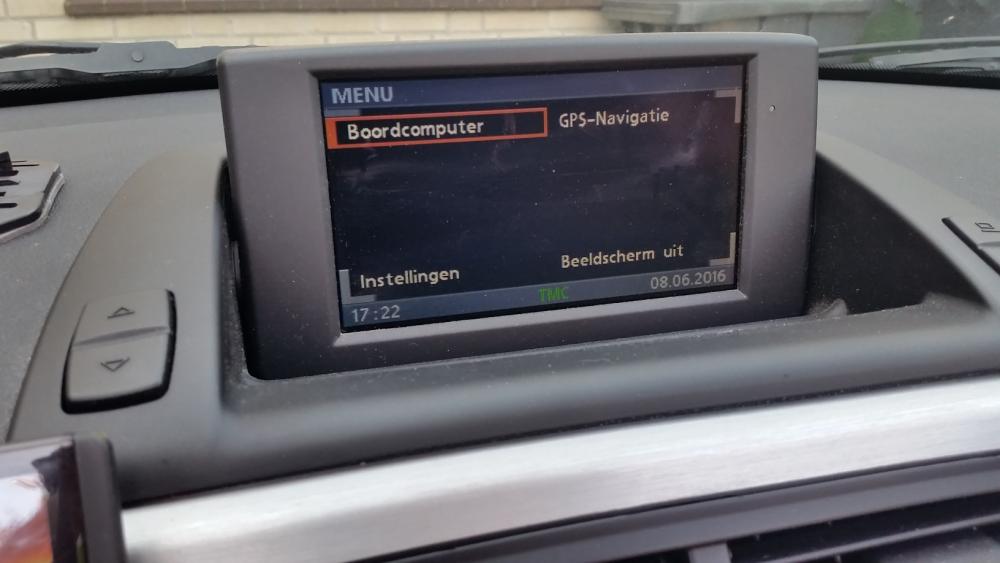 BMW-display.jpg